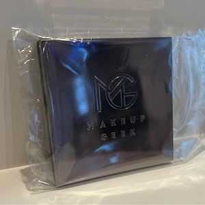 NEW Makeup Geek Travel Vault Palette